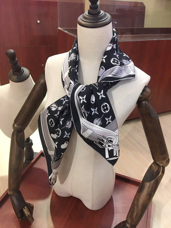 Louis Vuitton Scarf LVC00524